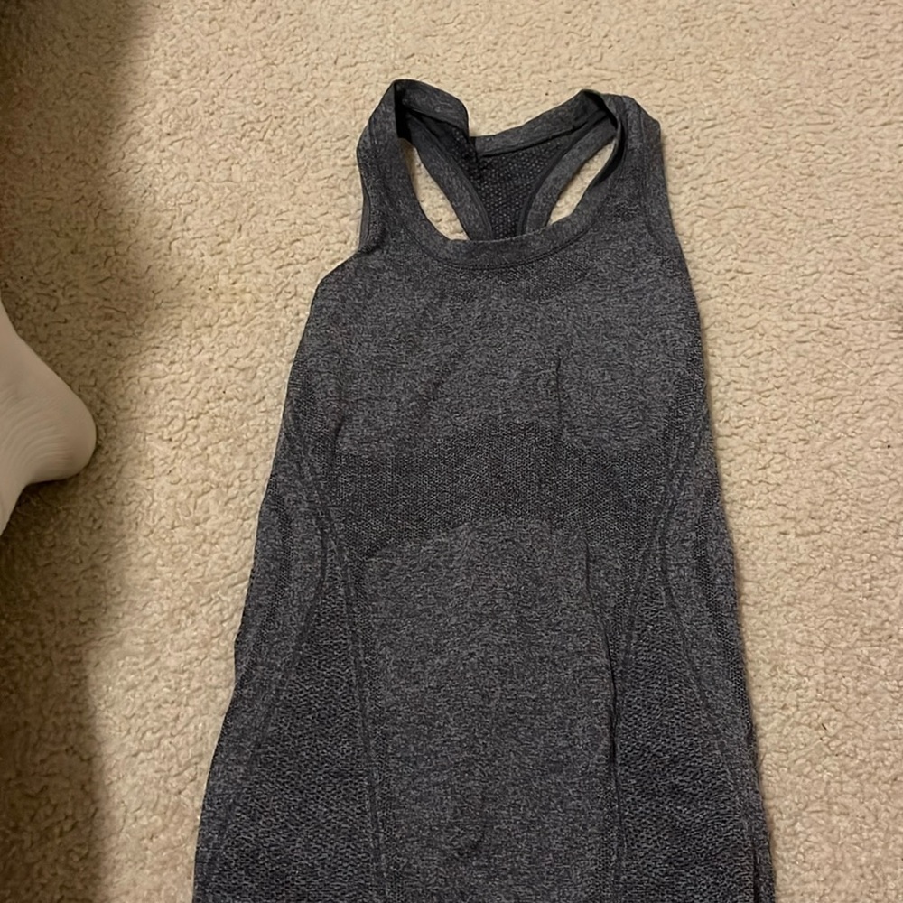 perfect condition, never worn, athleta tanktop, size S women